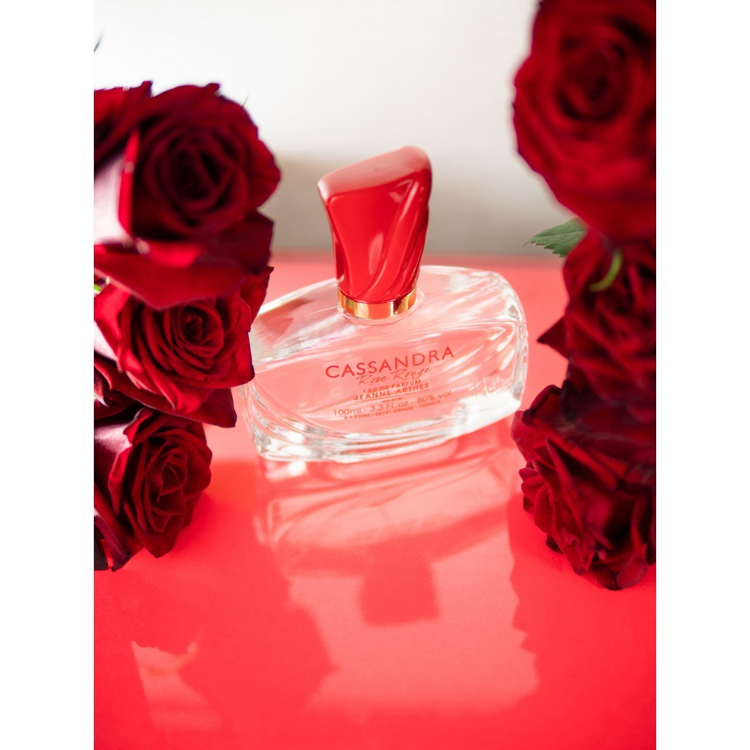 Jeanne Arthes Cassandra Rose Rouge