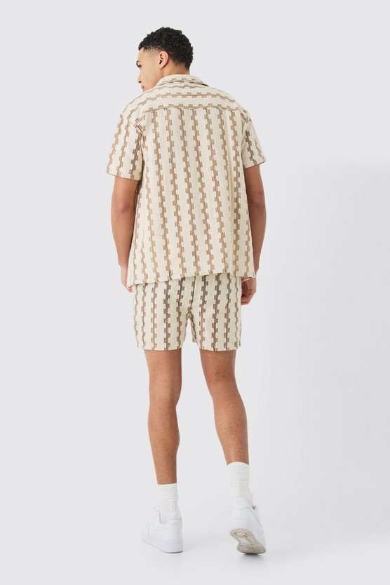 Gestreiftes Oversize Hemd und Shorts