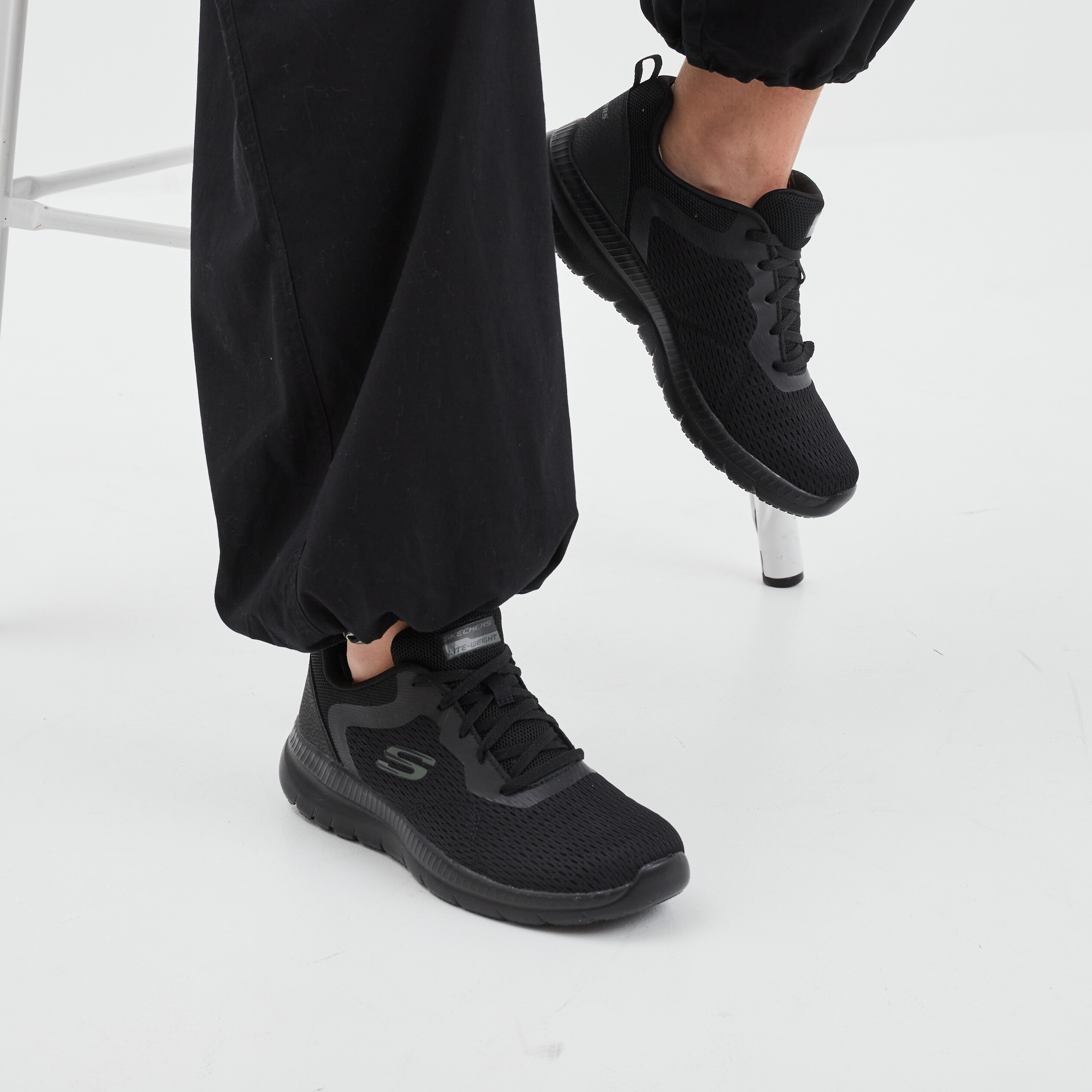 Baskets running mémoire forme Skechers noir femme | La Halle