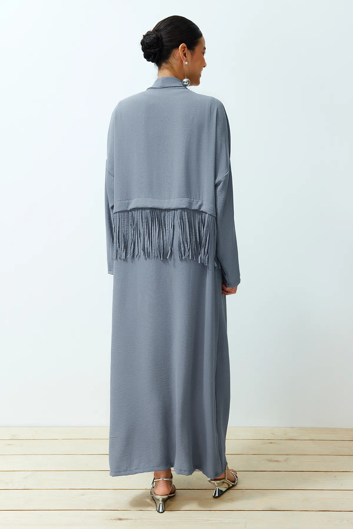 Trendyol Modest  Graue gewebte Aerobin-Kappe mit Quastendetails und Ferace TCTSS24KF00014