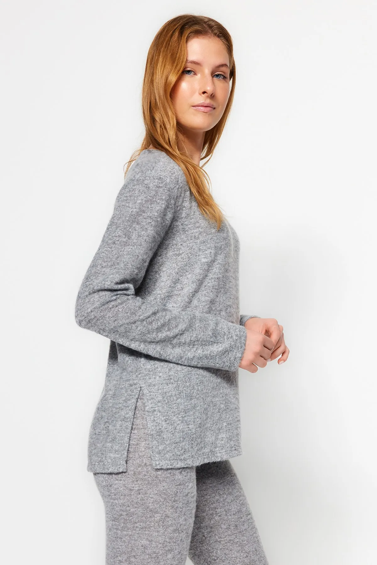 Trendyol Collection  Graues weiches Pyjama-Set THMAW21PT0567