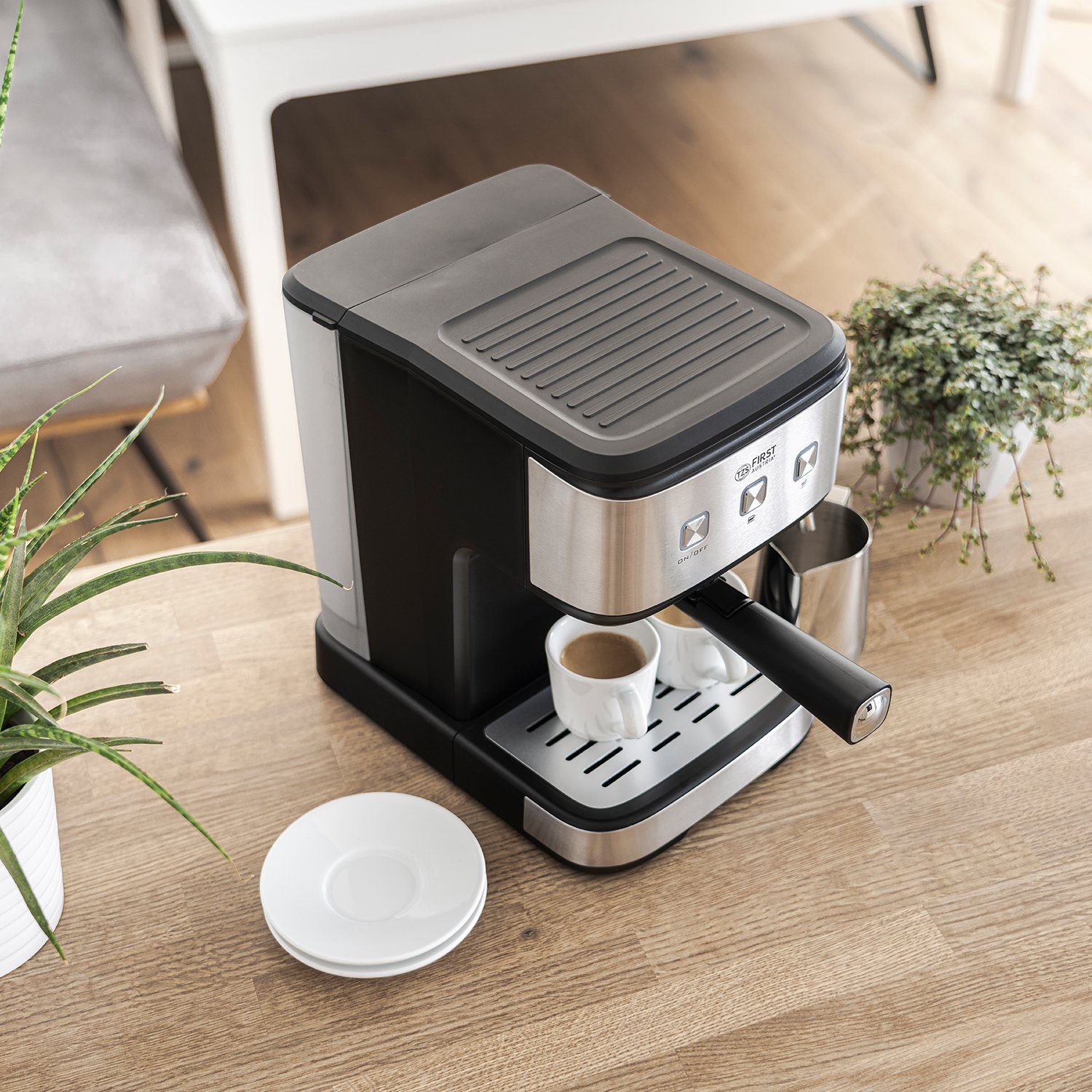TZS FIRST AUSTRIA Siebträgermaschine Espresso Siebträgermaschine, elektrisch, mit Milchschäumer, Edelstahl, tauglich für Pads, 1,5 L Wassertank, inkl. 2in1 Messlöffel und Tamper