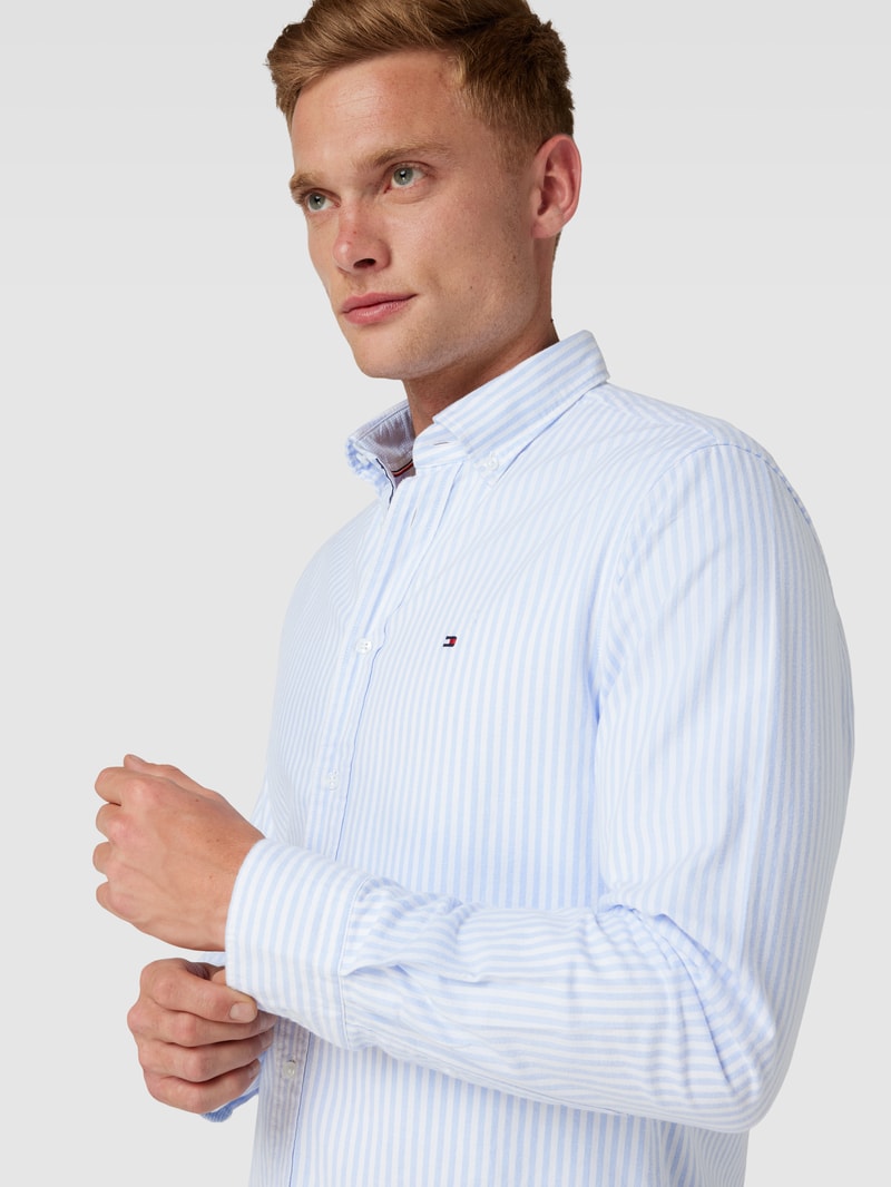 Regular Fit Business-Hemd mit Button-Down-Kragen in bleu