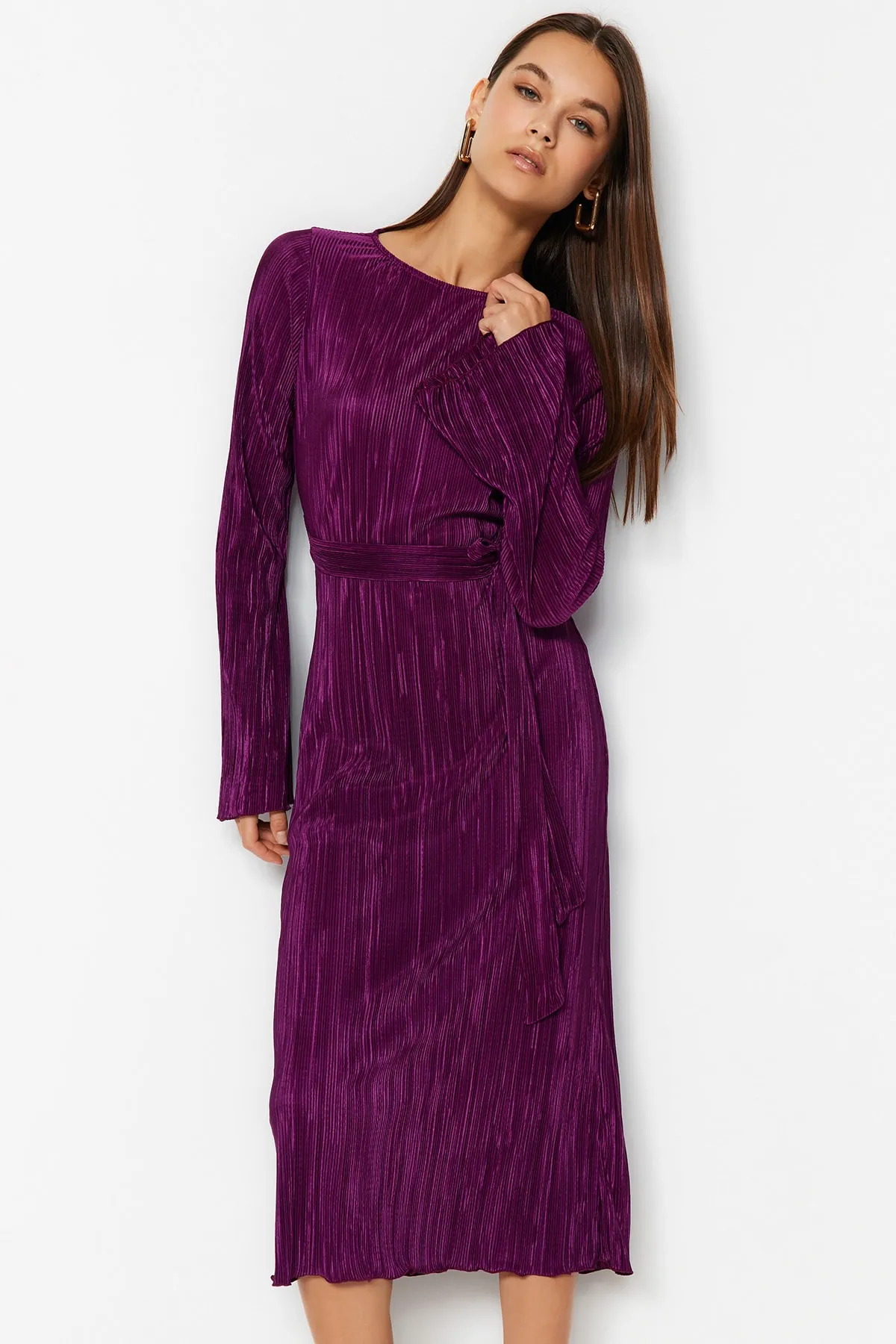 Trendyol Collection  Lila Premium-Faltenstoff, ausgestellte Ärmel, detailliertes A-Linien-Midi-Strickkleid TWOAW24EL00125