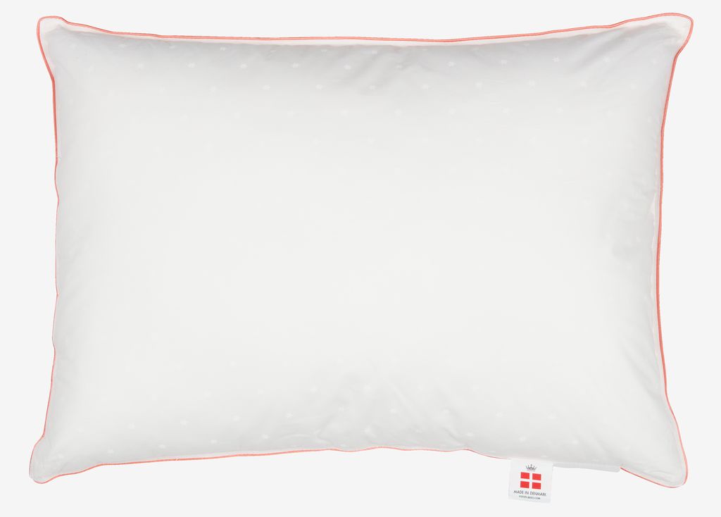 Almofada ROYAL NORDIC Gold Fiber 50x70 com estampa de pétalas em cascata.