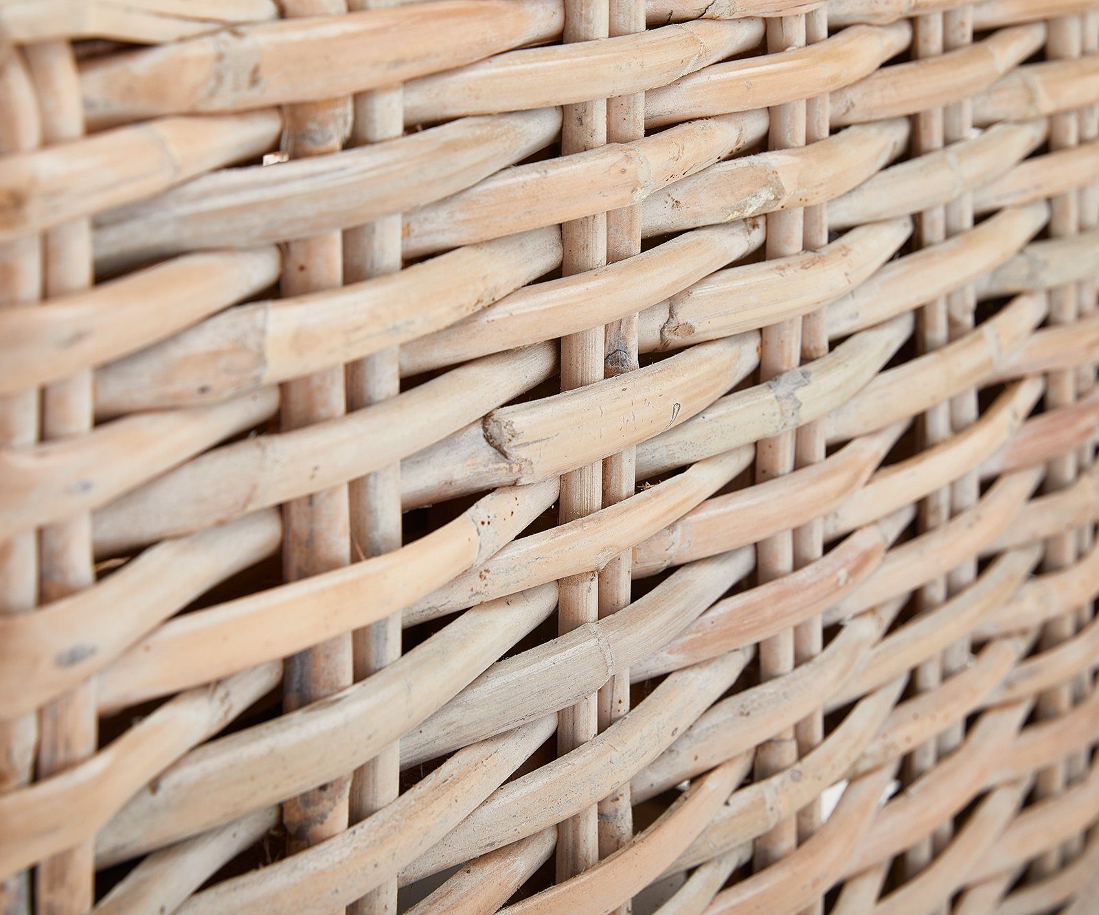 DELIFE Gartensessel Nizza, white washed 103x95 cm aus Rattan mit Kissen weiß Loungesessel