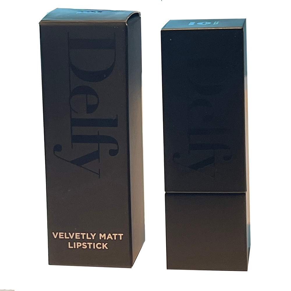 Zamatový matný make-up Delfy Cosmetics