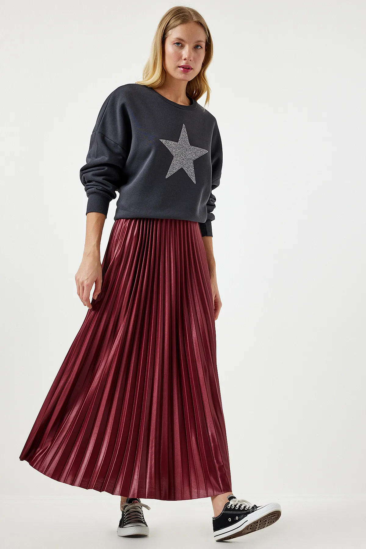 Happiness İstanbul  Burgunderroter Plissee-Strickrock für Damen mit glänzender Oberfläche LJ00002