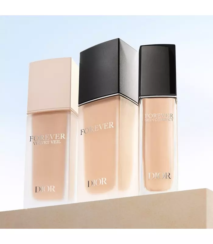DIOR FOREVER VELVET VEIL Base de teint mate floutante - tenue et confort 24 h