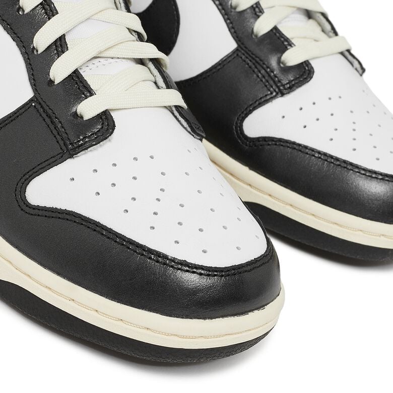 NIKE Wmns Dunk Low PRM 