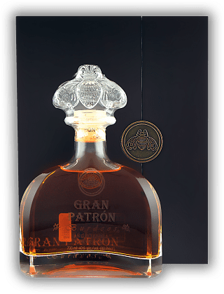 Gran Patrón Burdeos Gran Patrón Burdeos Ein Meisterstück. Kristallflasche mit Kristallstopfen in einer handgearbeiteten Nussbaum-Schatulle. 0,7	 Liter - Vol 40%