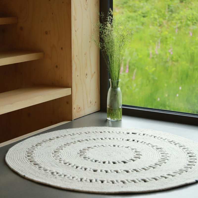 Tapis laine feutrée ajourée BIBEK