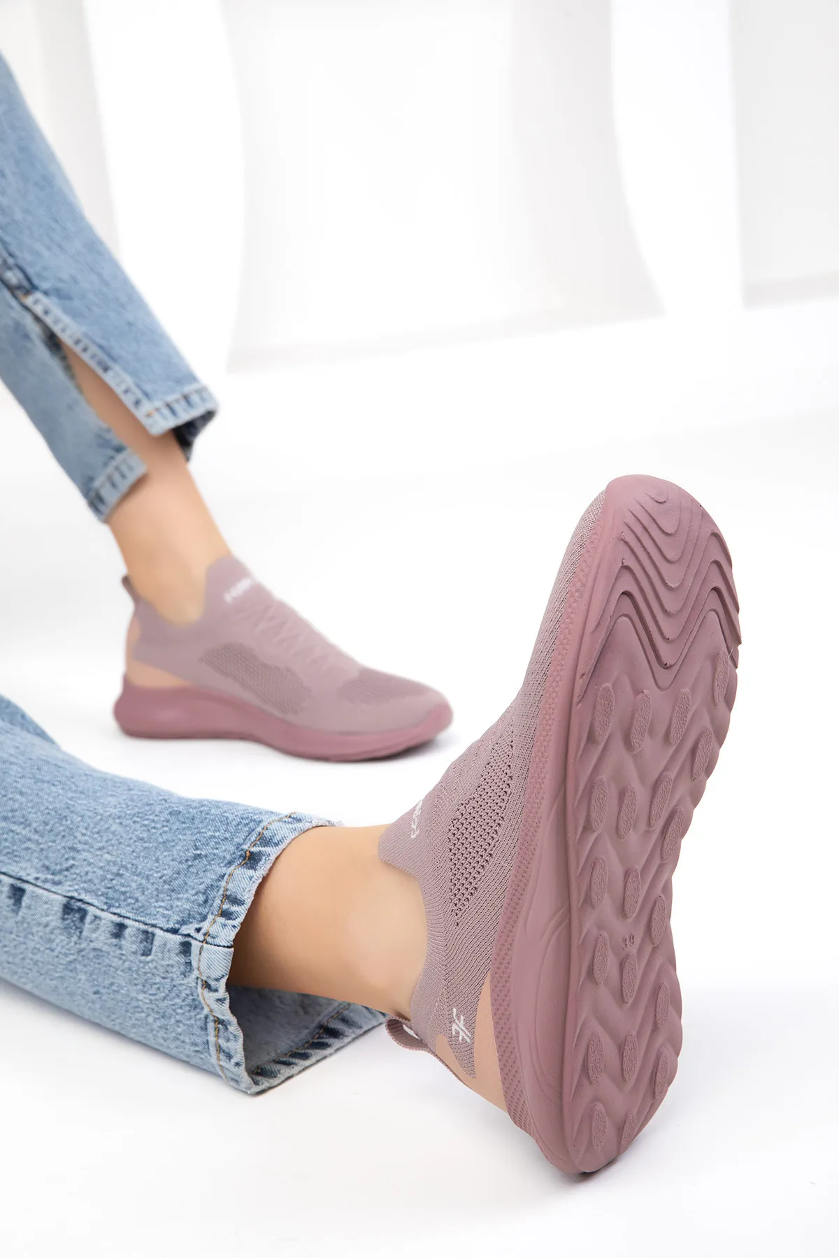 SOHO  Lachsfarbene Damen-Sneakers 16979