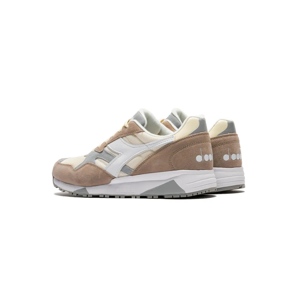 Diadora N902 501.178559-C7240 / braun