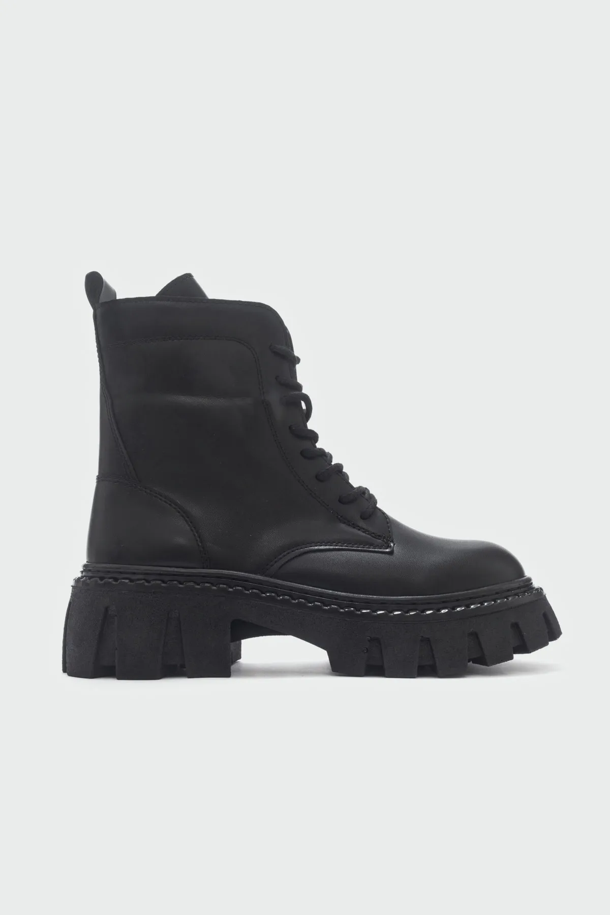 LuviShoes  Tool Schwarze Damenstiefel