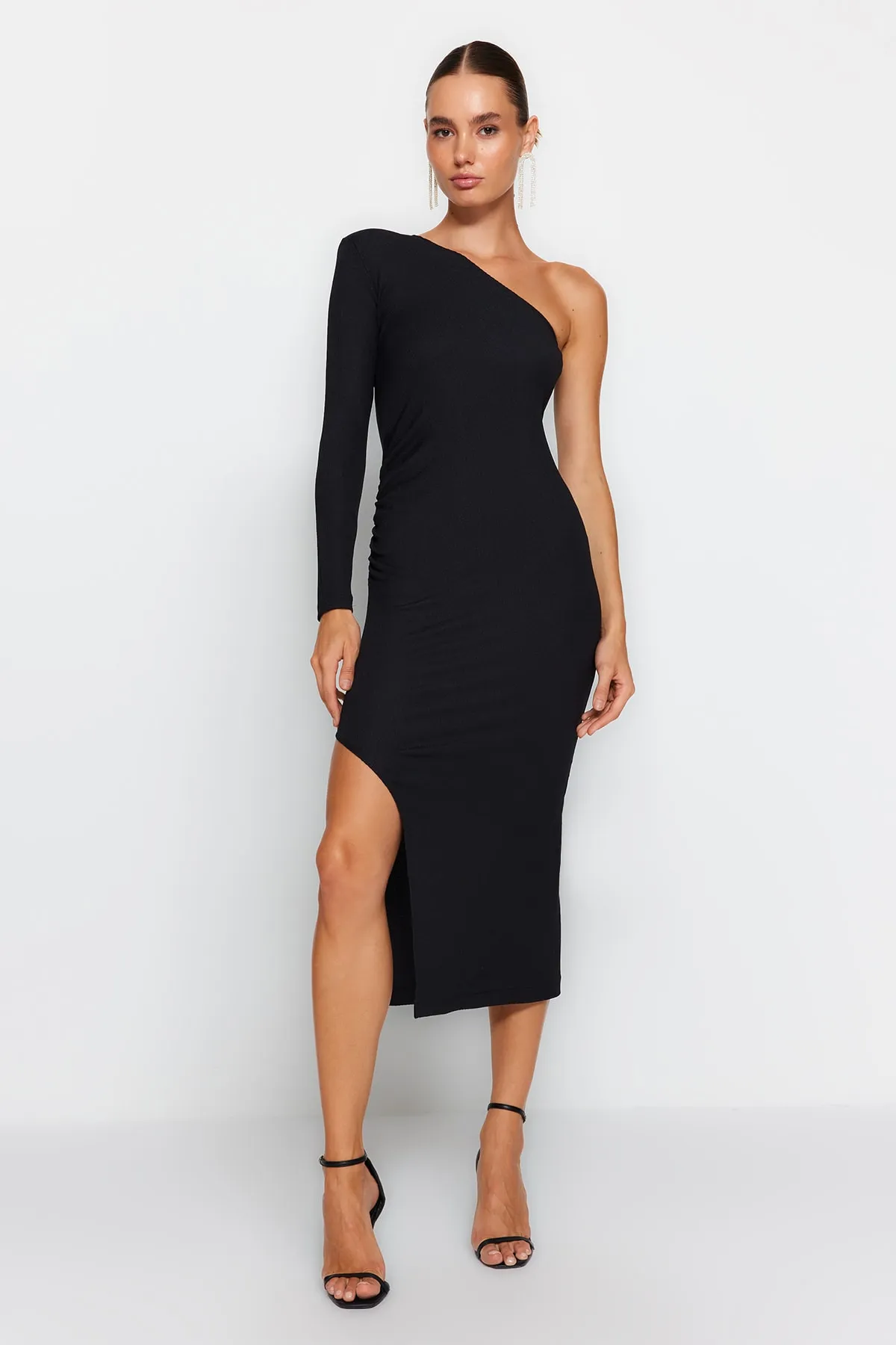Trendyol Collection  Schwarzes, tailliertes, gestricktes, elegantes Abendkleid TPRAW24EL00106