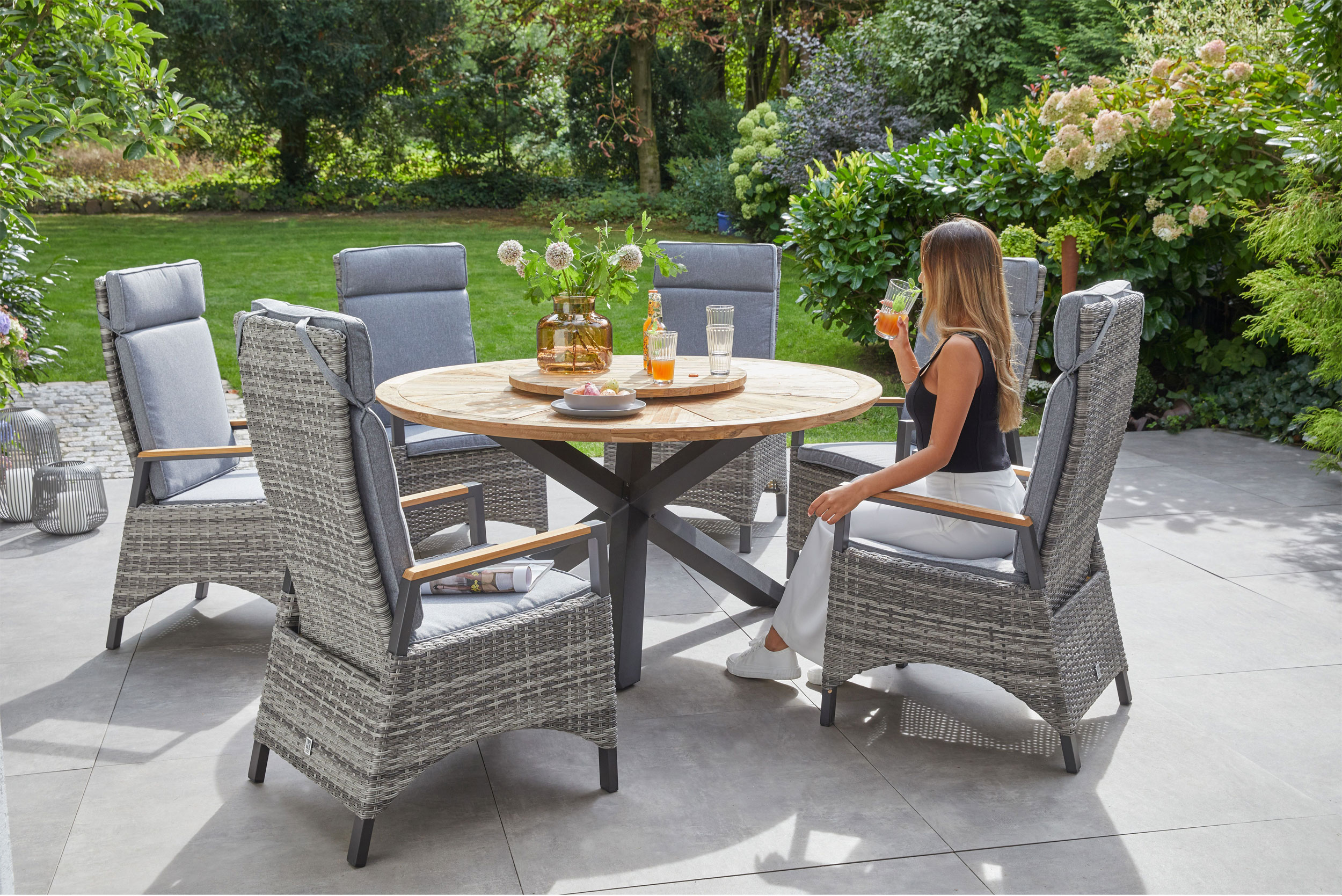 OUTDOORGartentisch Teak rund X-Fuß