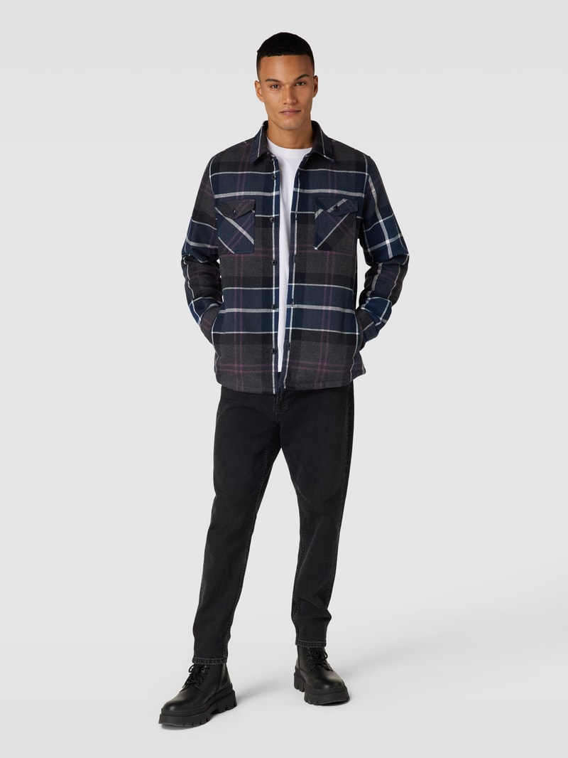 Freizeithemd mit Tartan-Karo und Pattentaschen in schwarz
