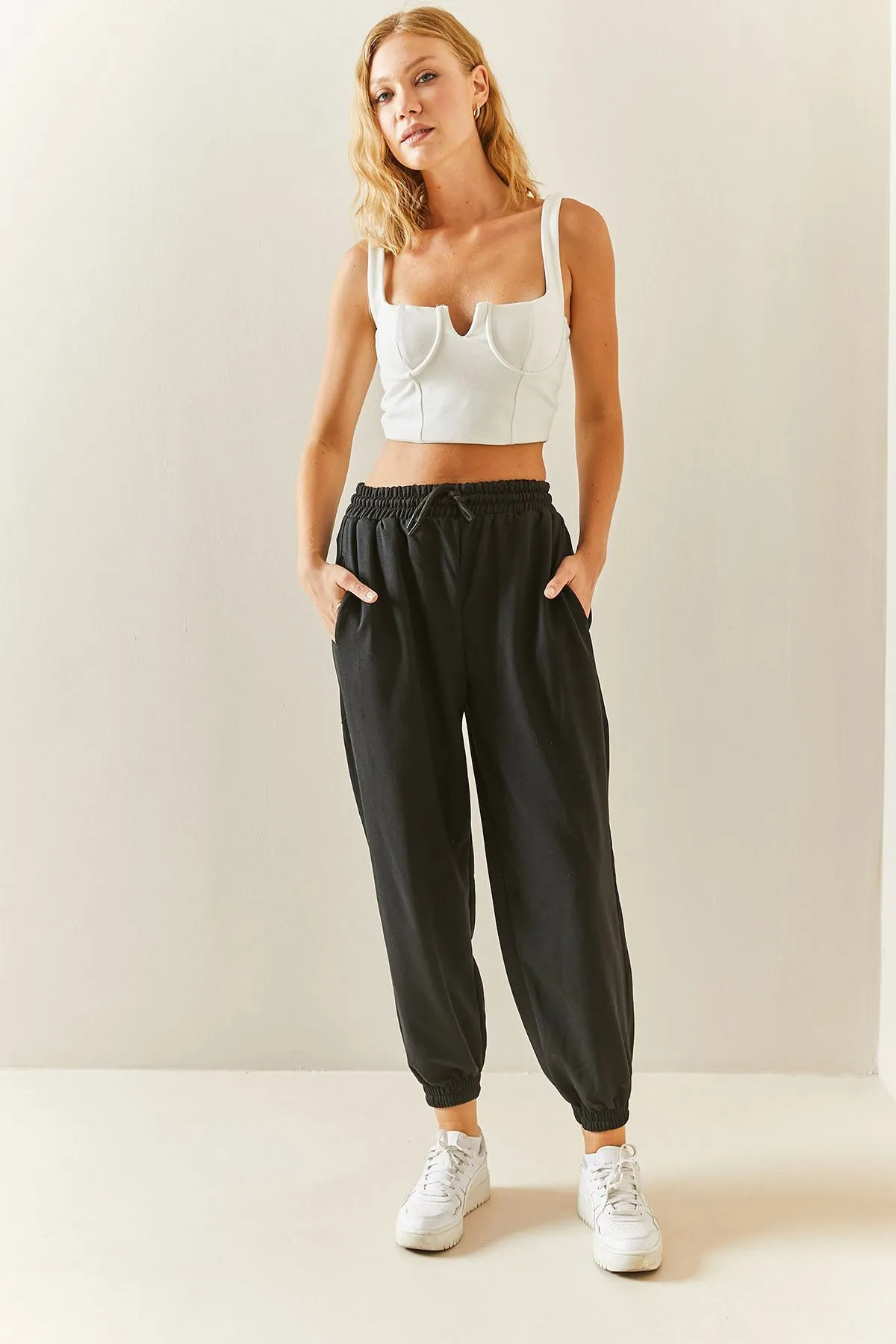 XHAN  Schwarze Jogger-Jogginghose mit hoher Taille 3YXK8-47560-02