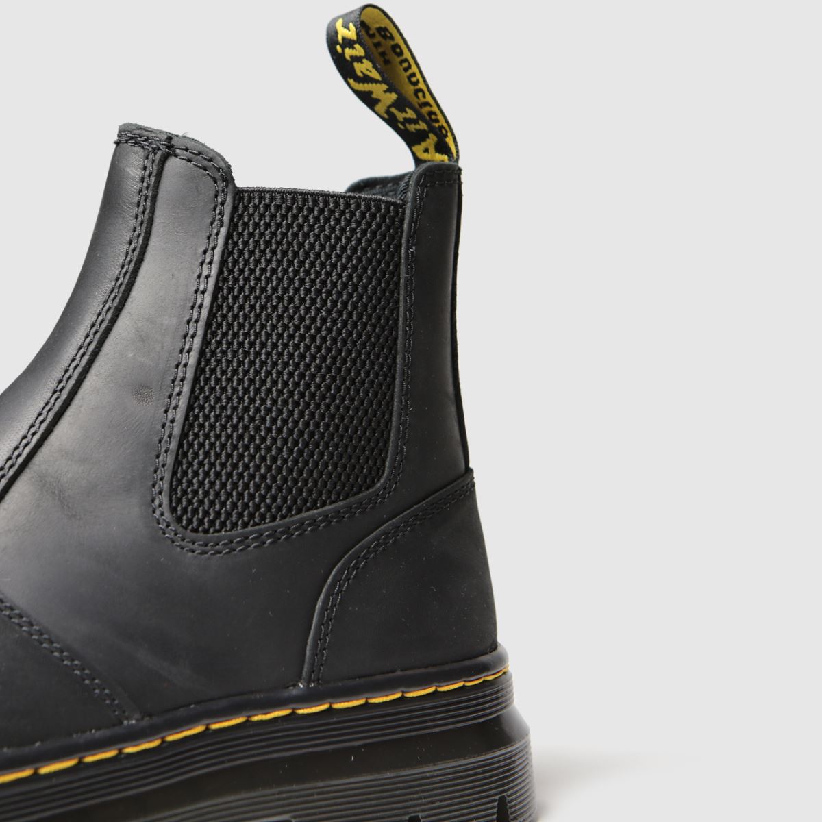 Dr. Martens Embury Chelsea Csizma Fekete Színben