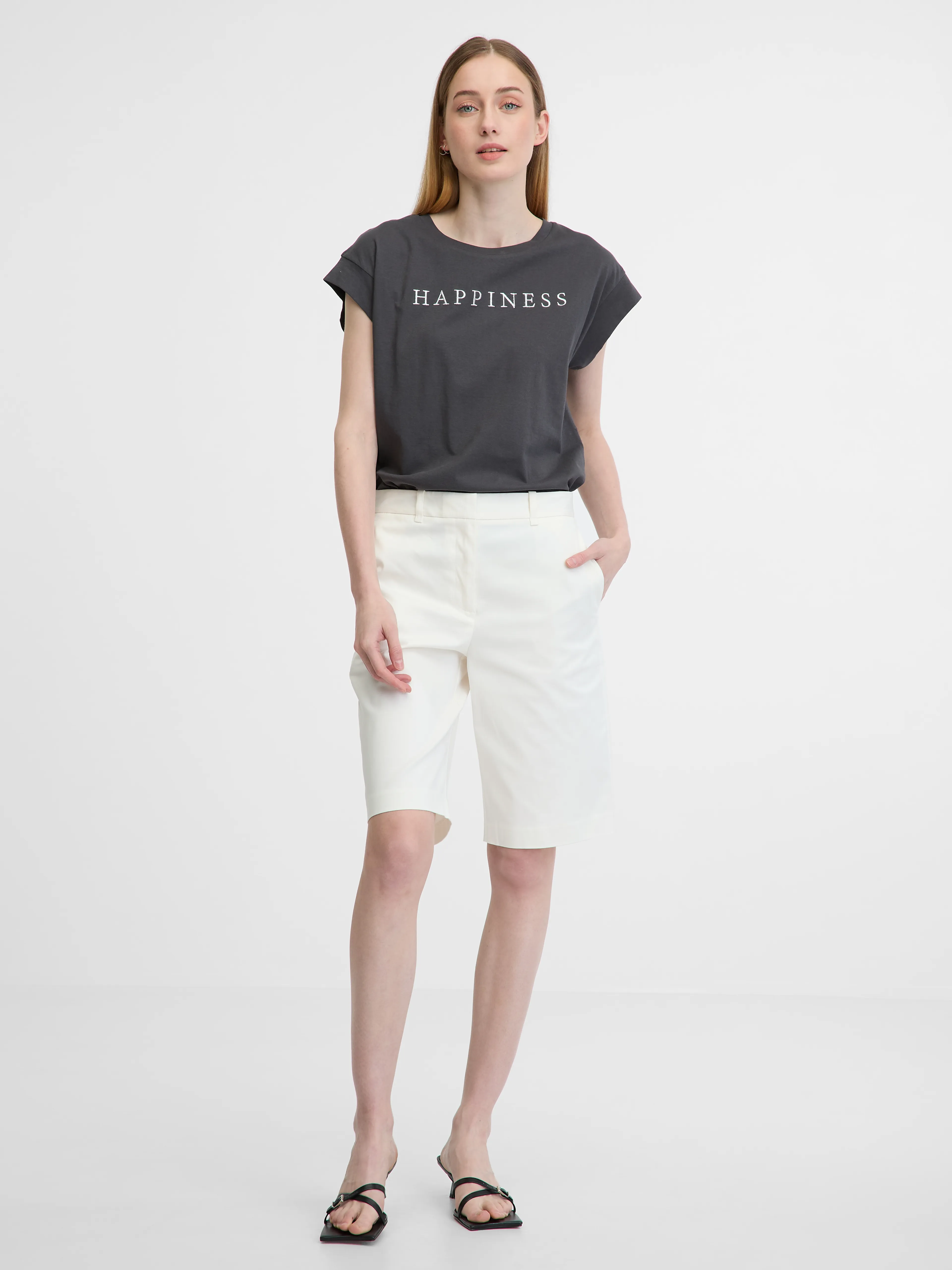 Dunkelgraues Damen-T-Shirt mit kurzen Ärmeln ORSAY