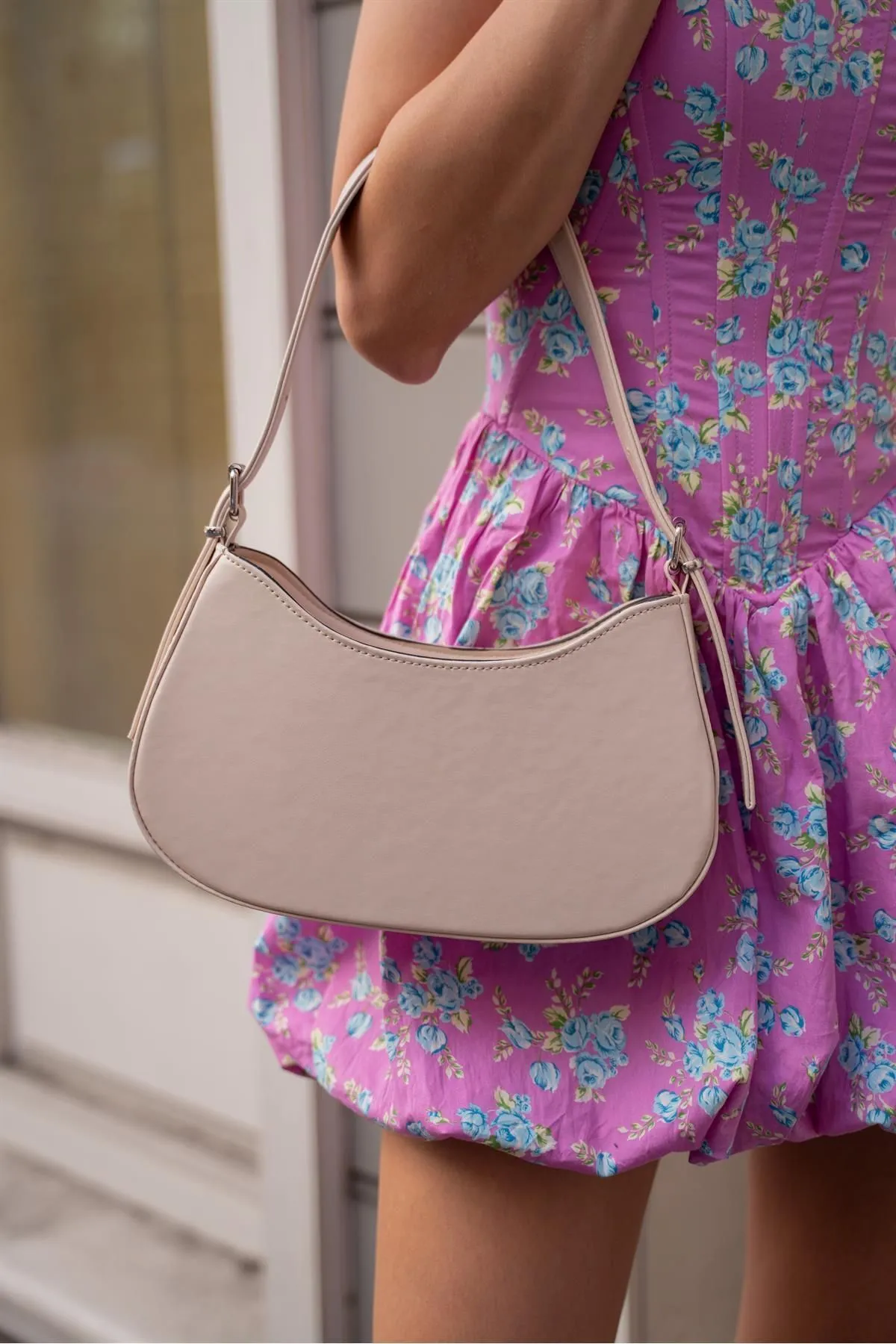 Madamra  Cremefarbene Baguette-Tasche für Damen