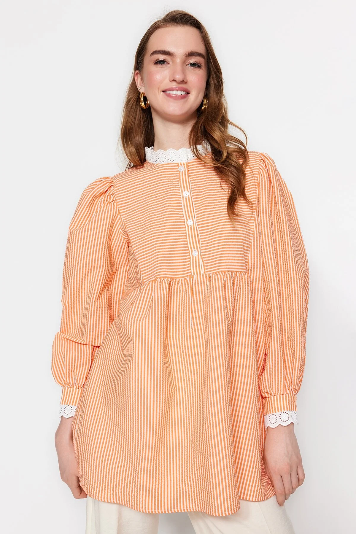 Trendyol Modest  Orangefarbene, karierte Seersucker-Tunika mit gewebter Spitze TCTSS23UK00067