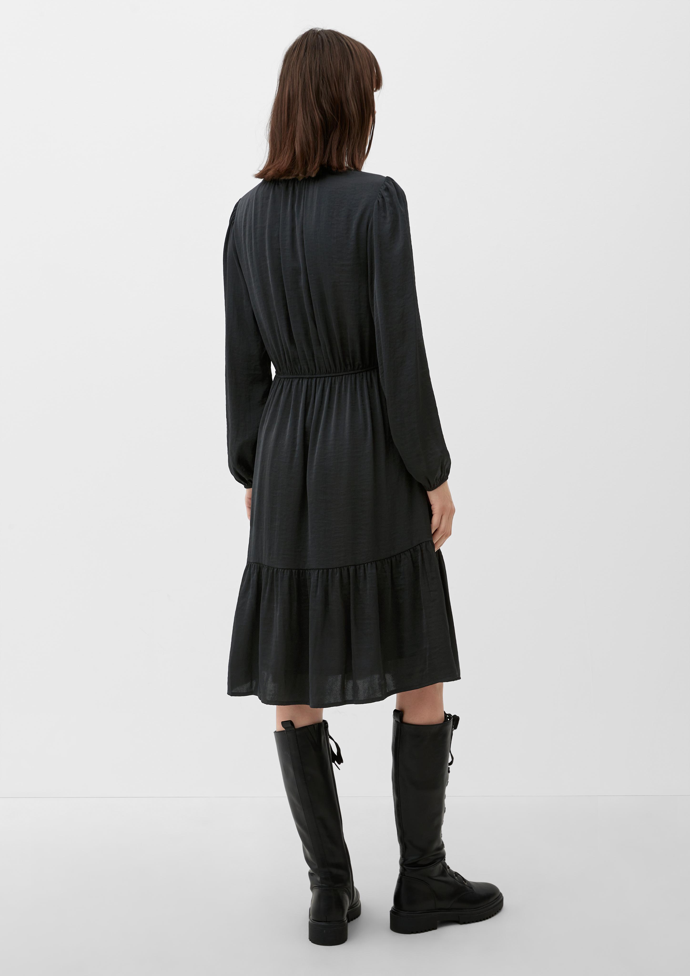 Schimmerndes Stufenkleid  2124819-9999