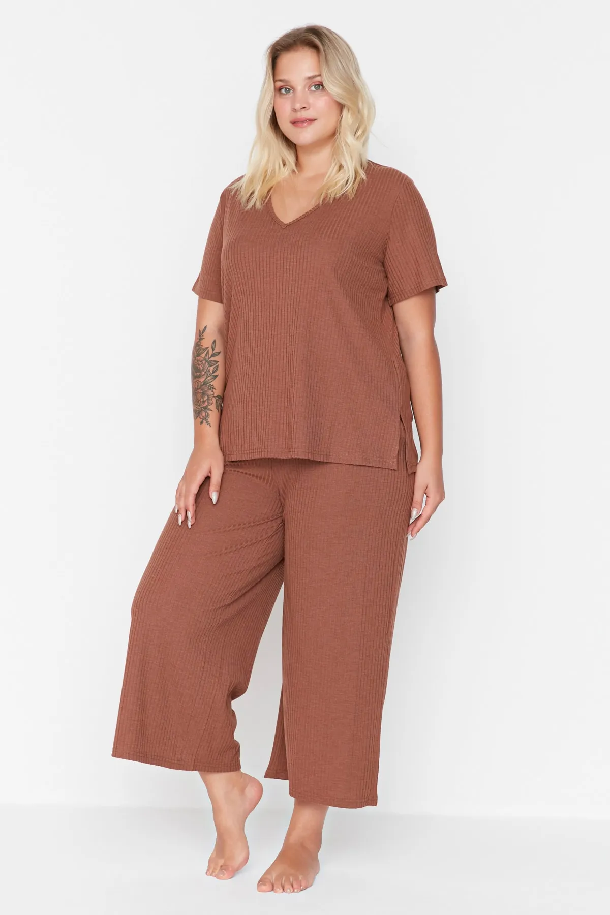 Trendyol Curve  Braunes Strick-Pyjama-Set TBBSS22PT0237
