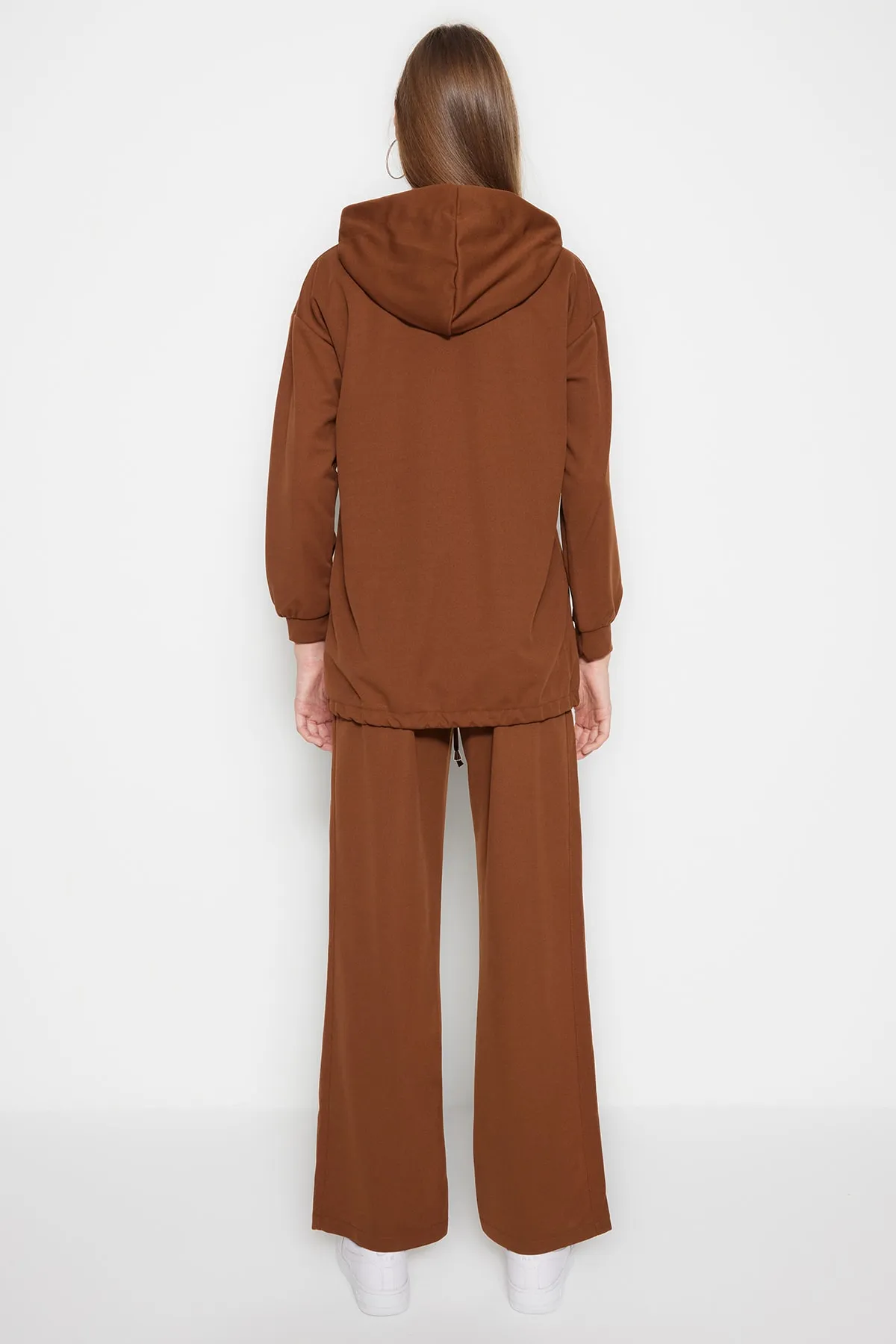 Trendyol Modest  Kamelfarbenes Strickset aus Tunika und Hose mit Kapuze und Reißverschluss TCTAW22US0094