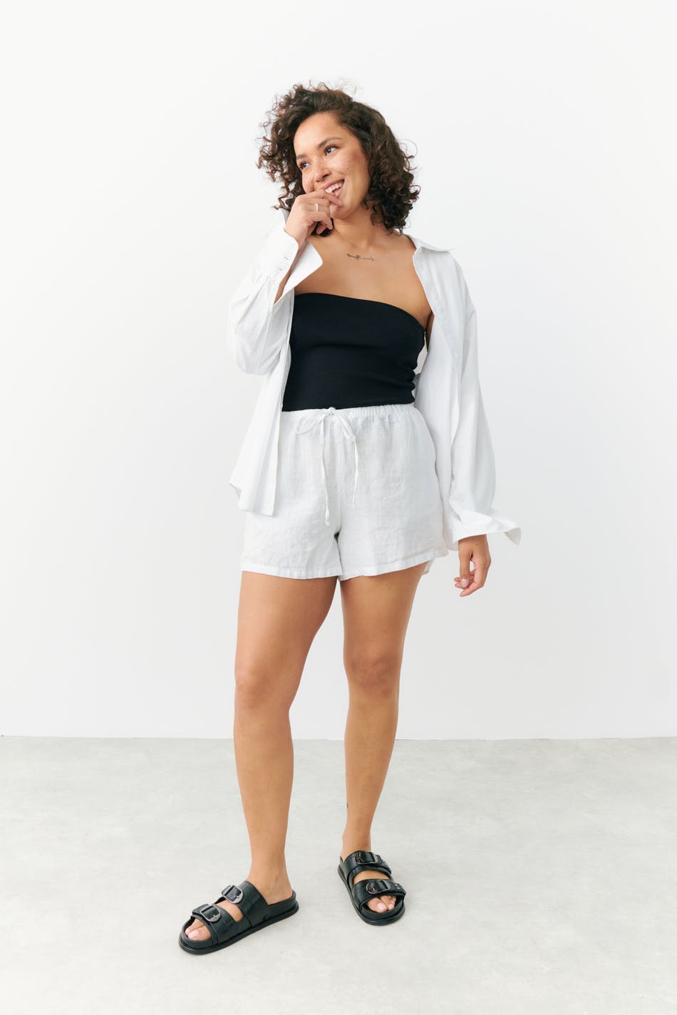 Disa linen shorts