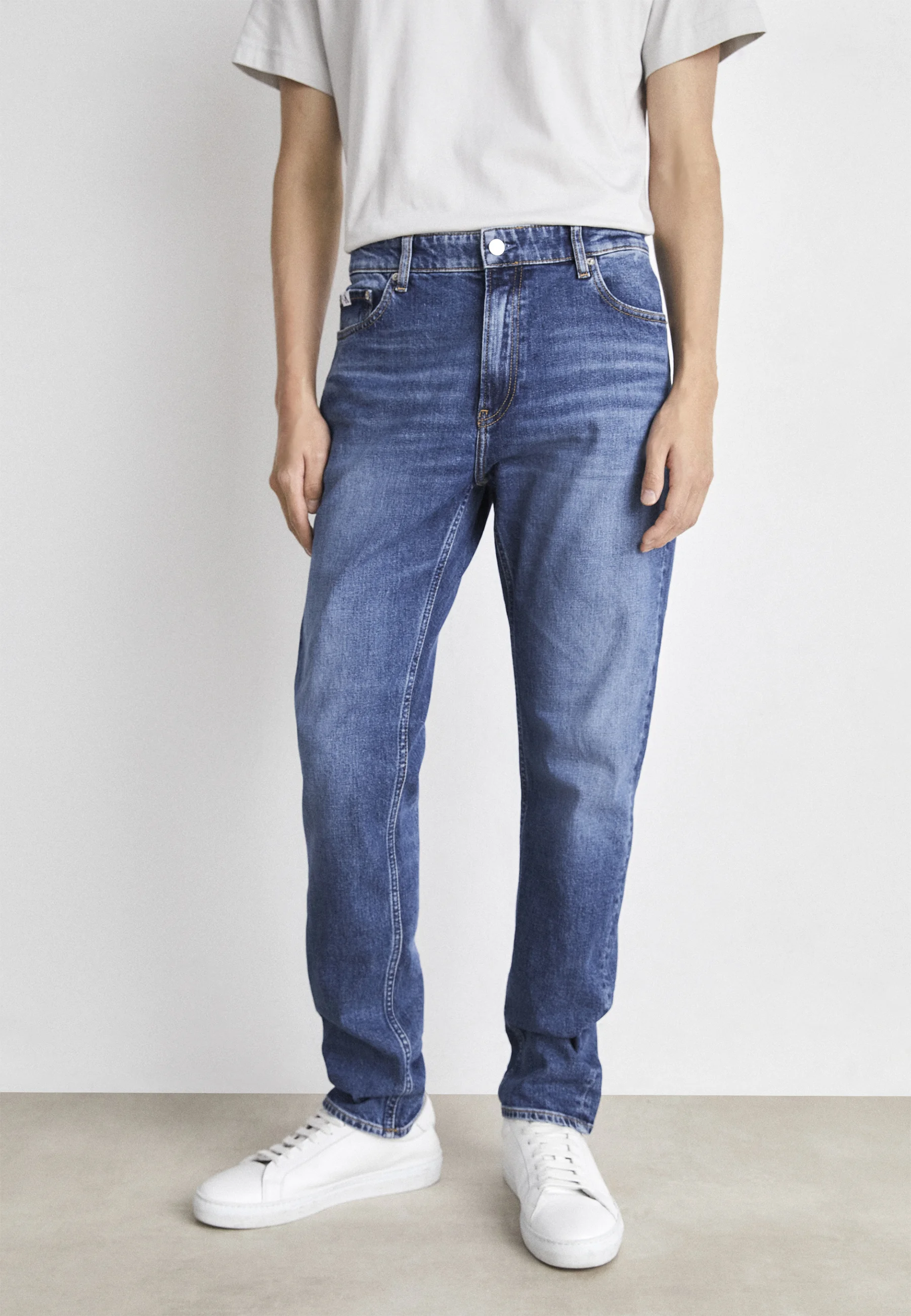 Calvin Klein Jeans AUTHENTIC DAD - Vaqueros de corte cónico
