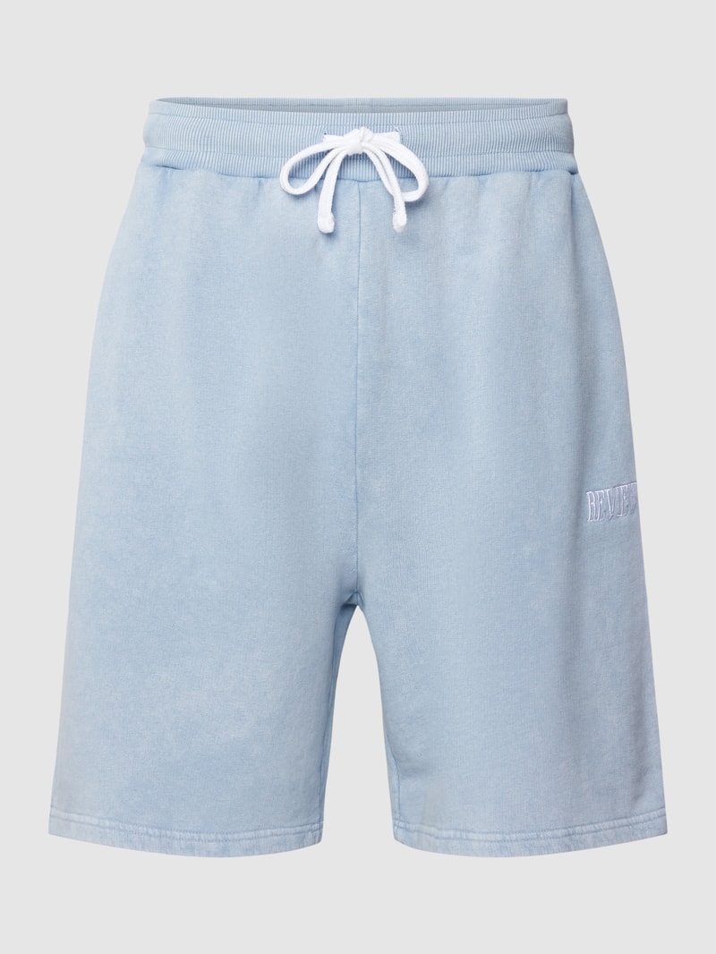 Sweatshorts mit französischen Eingrifftaschen in hellblau