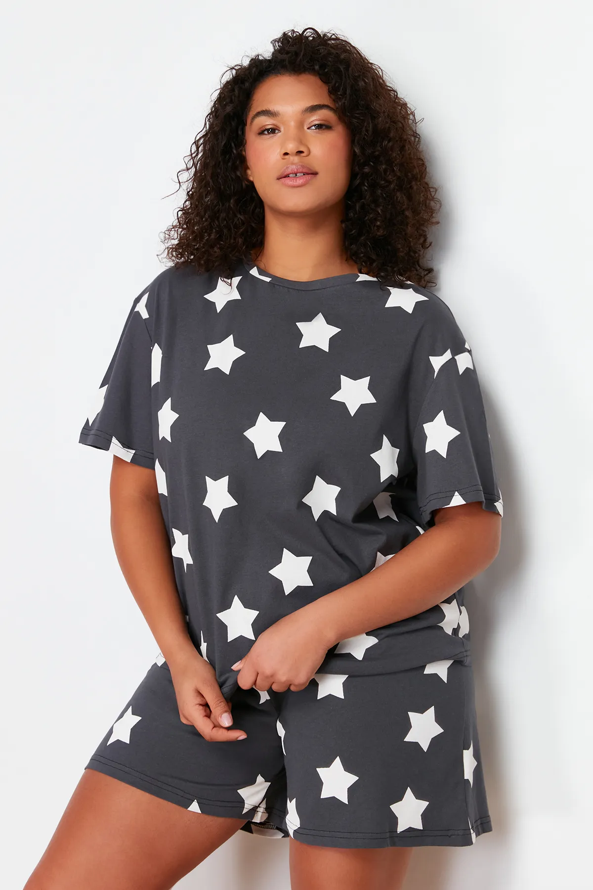 Trendyol Curve  Anthrazitfarbenes Strickpyjama-Set mit Sternenmuster TBBSS24AI00027