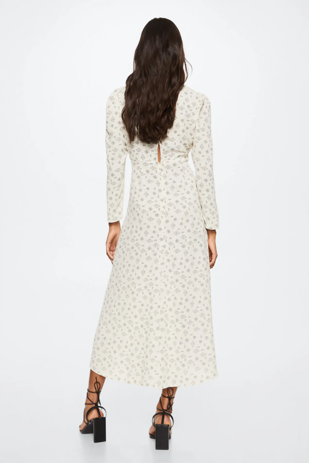 MANGO  37015936 Kleider und Overalls Off White