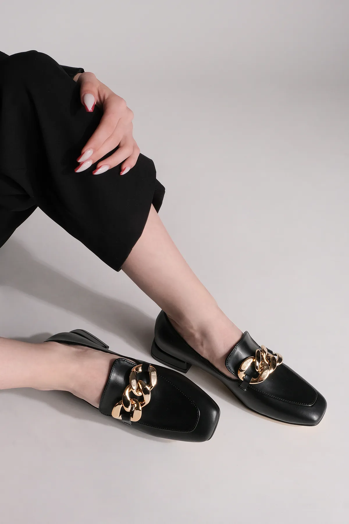 Marjin  Damen Loafer Chain Blunt Toe Freizeitschuhe Modena Schwarz