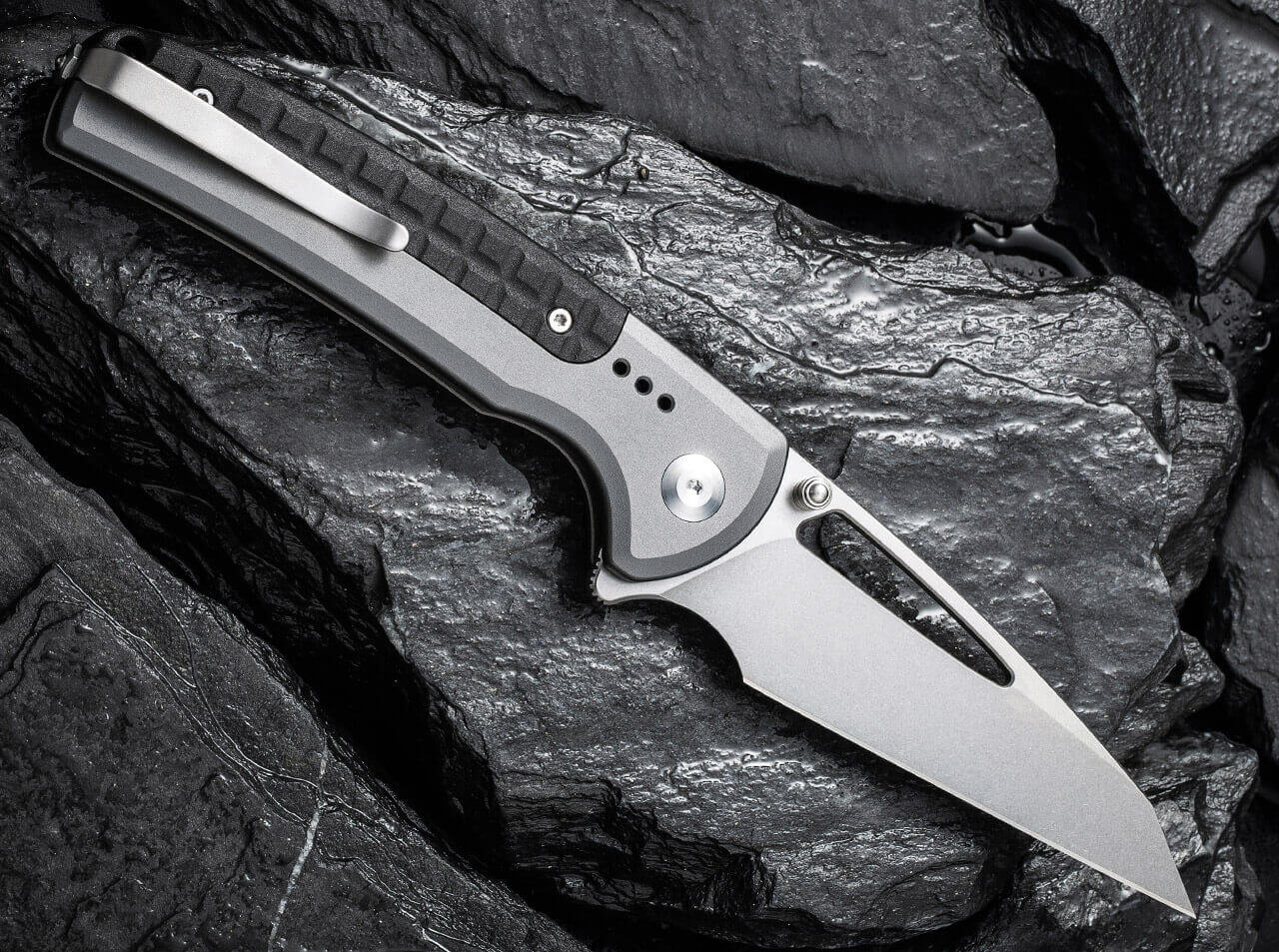 Sentinel Strike Aluminum Grey & Black