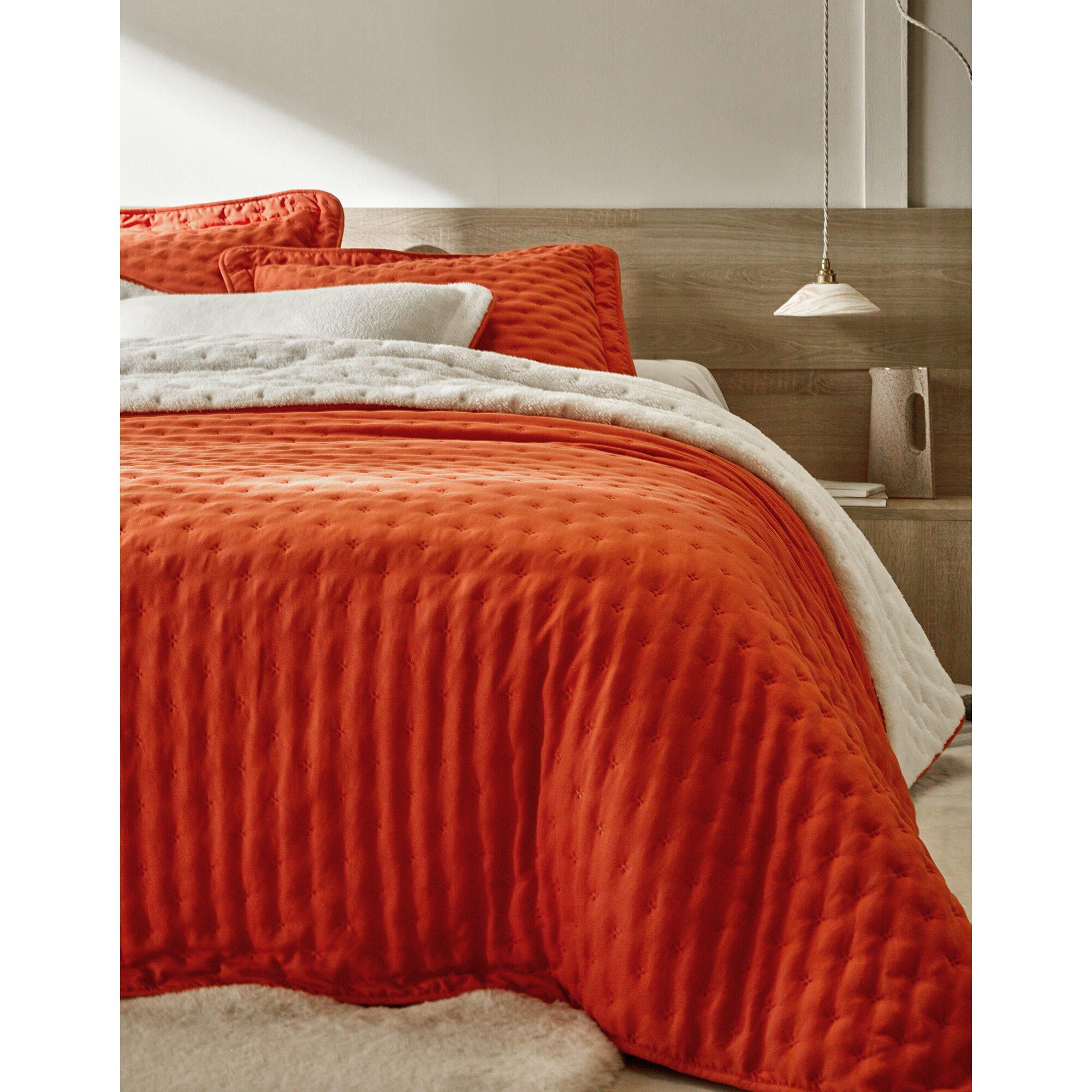 Couvre-lit réversible microfibre matelassée/sherpa