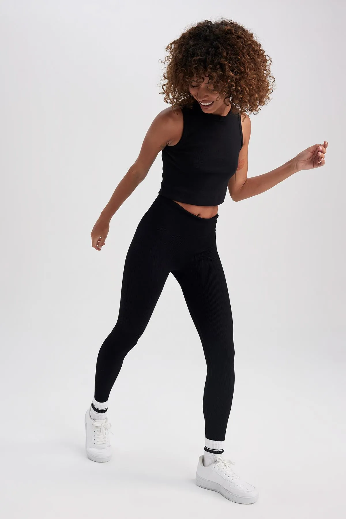 DeFacto  Nahtlose Passform-Leggings mit hoher Taille Z2316az23sp