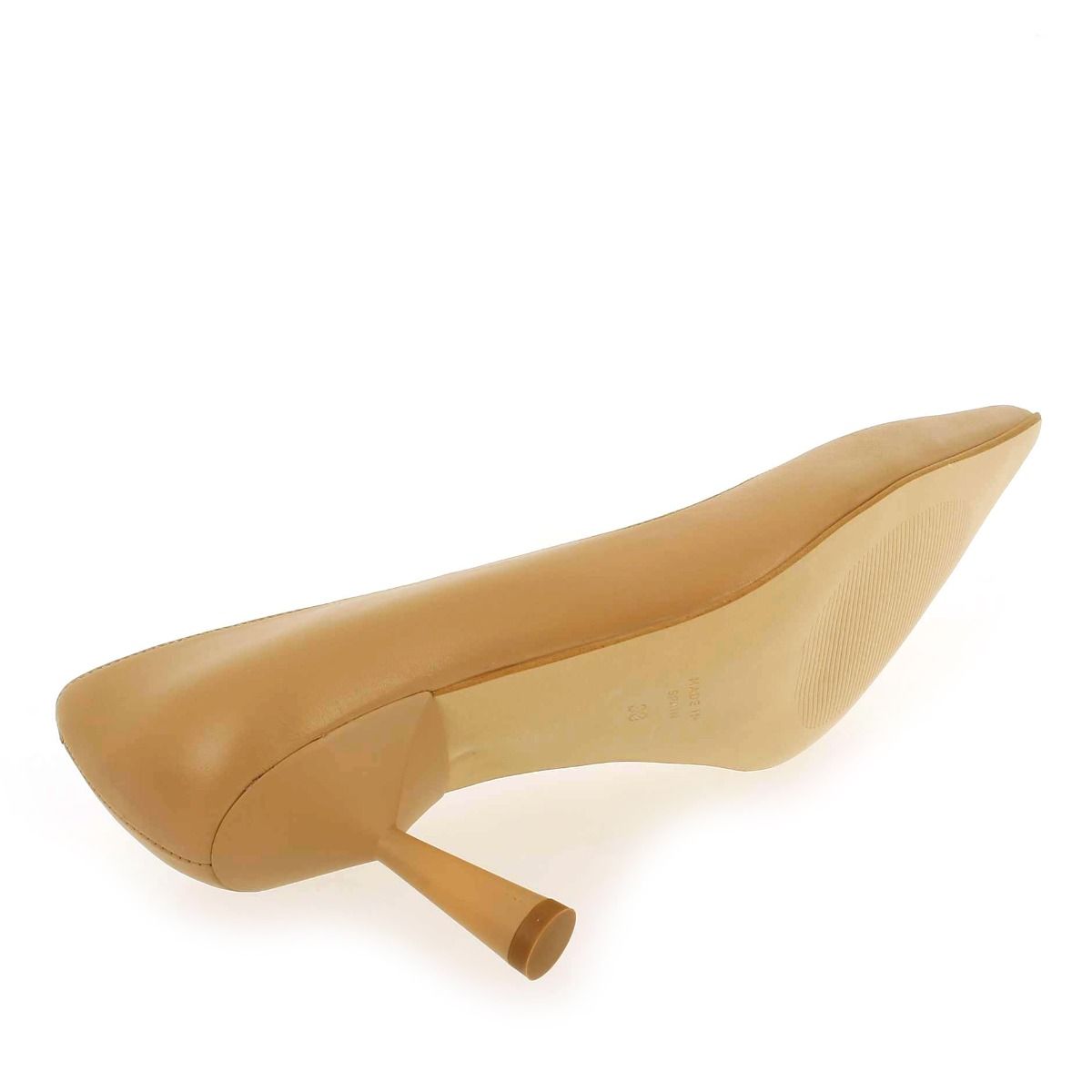 Angel Alarcon  23065-458A - Camel