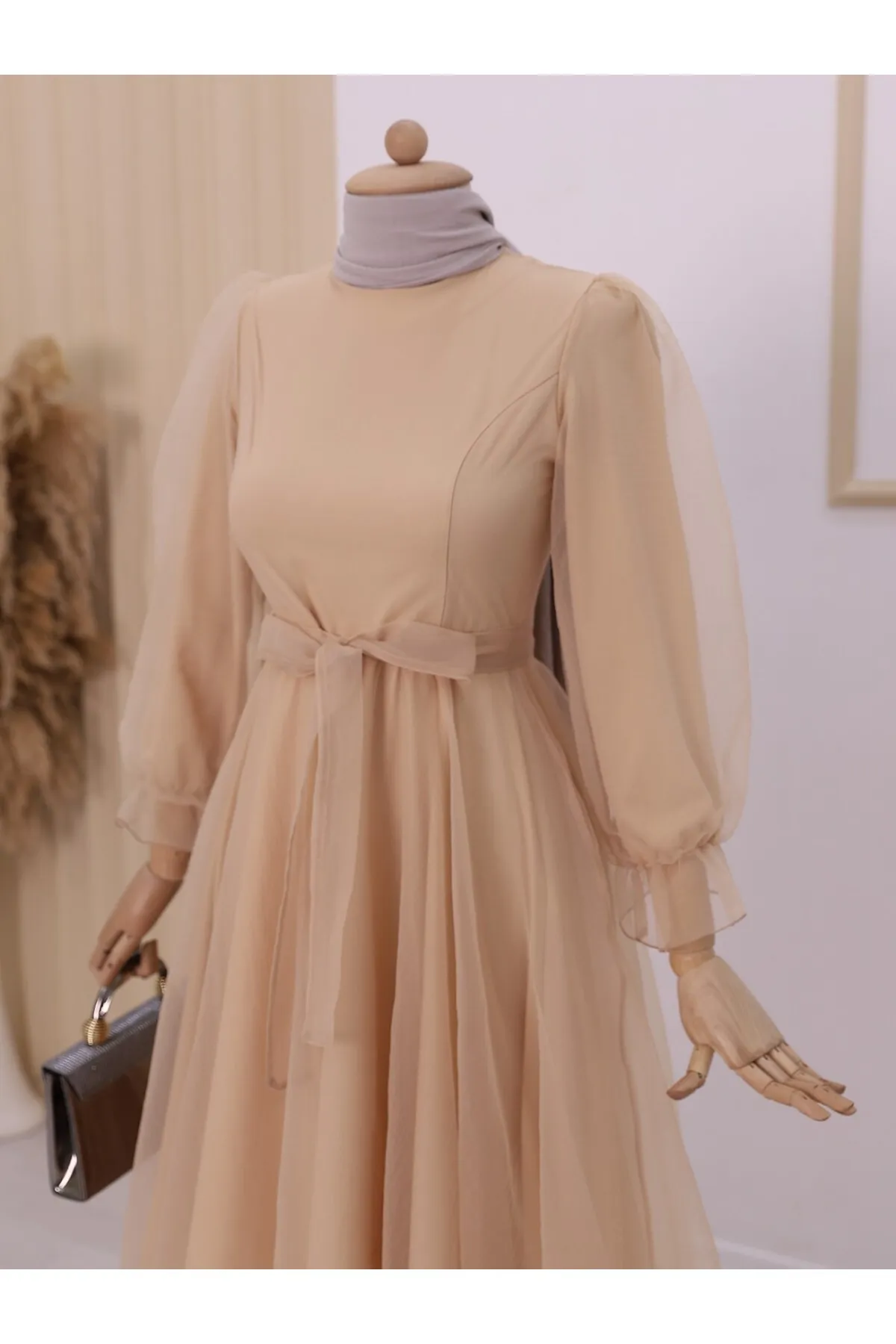 Modamorfo  Abendkleid aus Tüll mit Gürtel, Puffärmeln und Rock