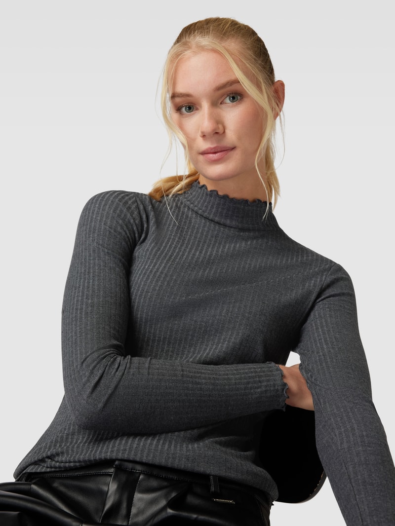 Longsleeve mit Wellensaum in schwarz