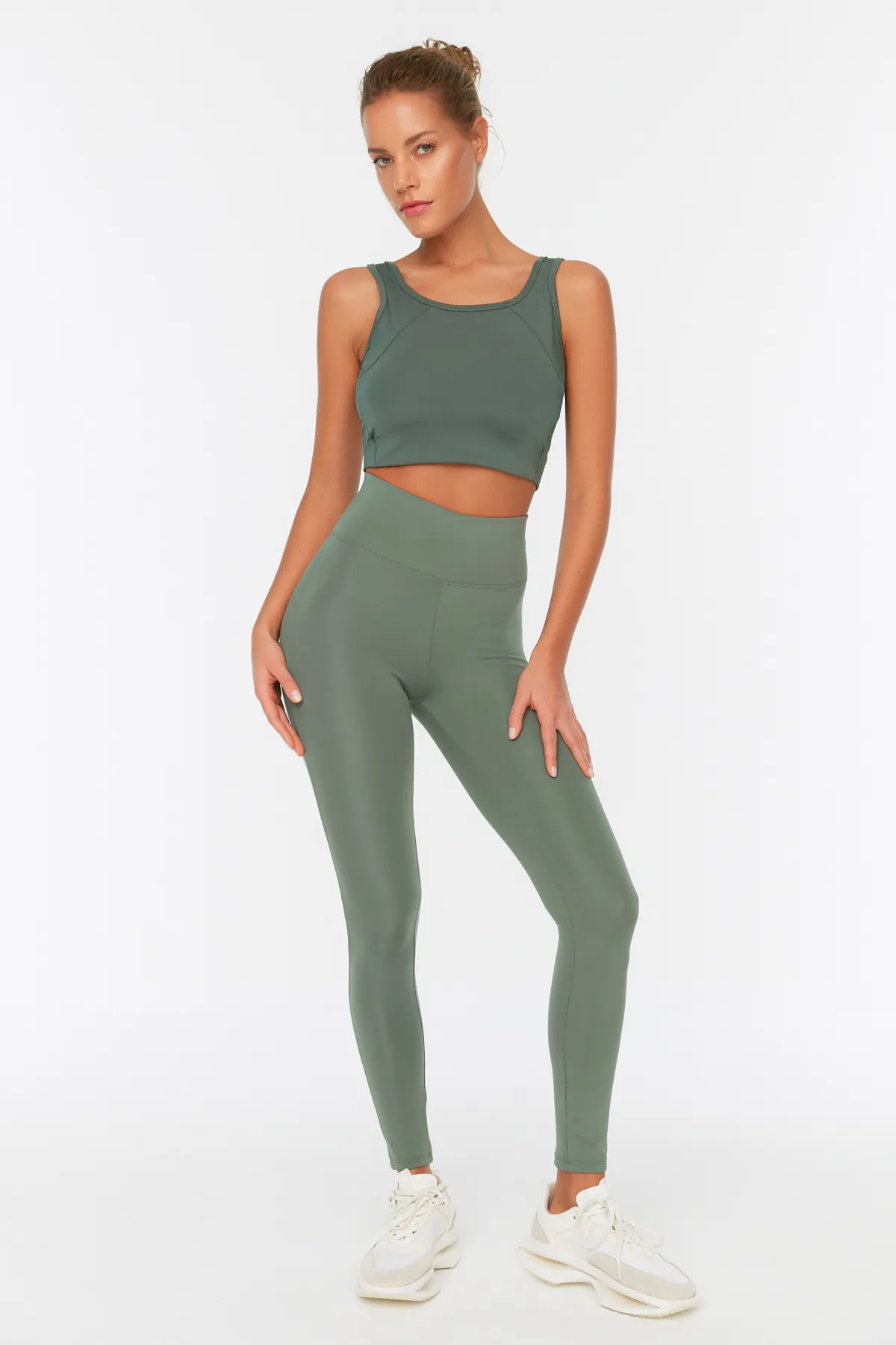 Trendyol Collection  Khakifarbene gestrickte Sport-Leggings mit breiter Taille und elastischem Extra-Regenerationseffekt in voller Länge TWOAW21TA0029