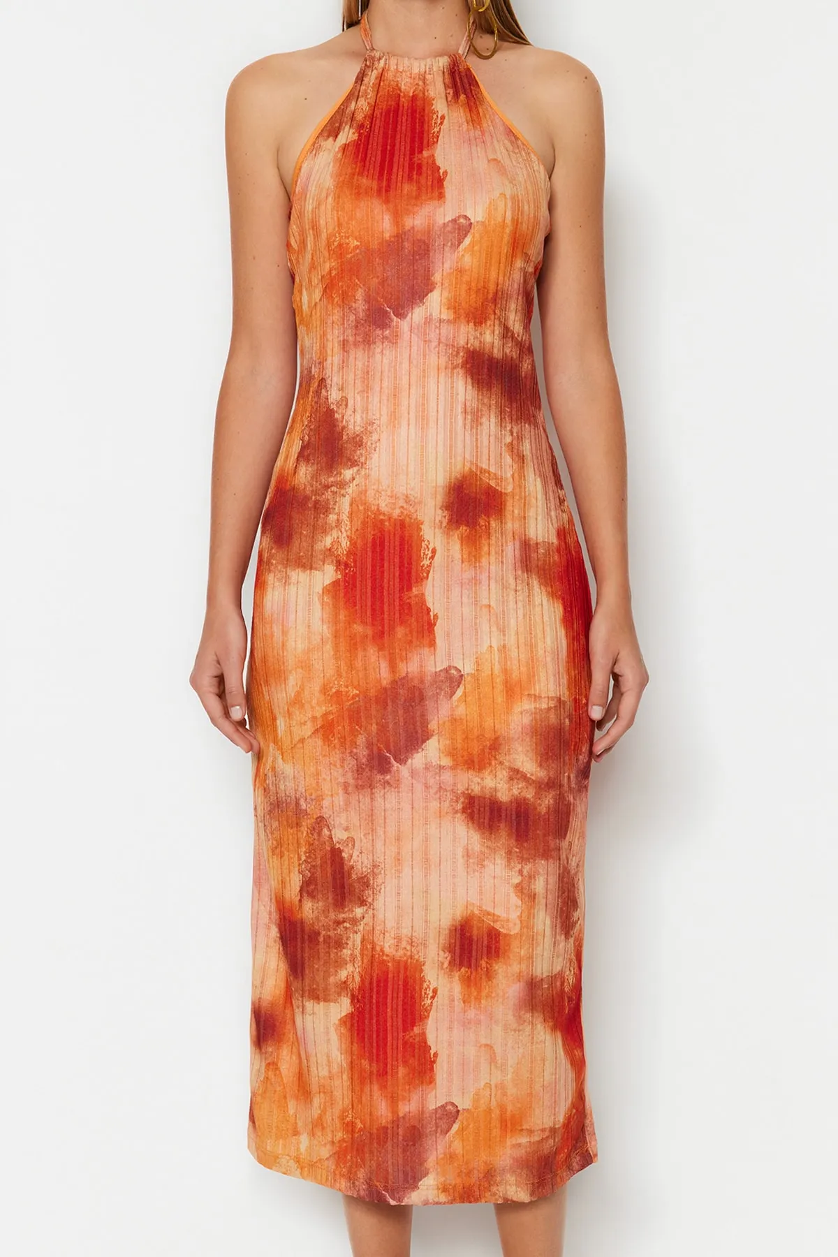 Trendyol Collection  Oranges Neckholder-Midi-Bleistiftkleid aus Strick mit spezieller Textur TWOSS23EL02406