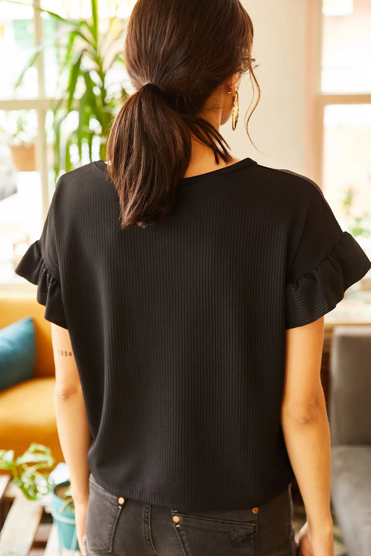 Olalook  Schwarzes Camisole-T-Shirt mit Rüschenärmeln für Damen TSH-19000417