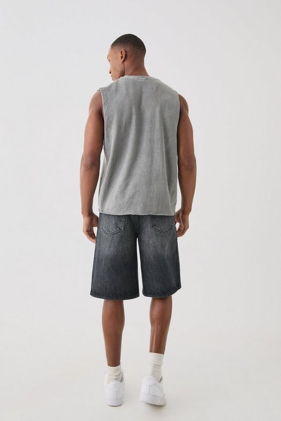 Kastiges Oversize Tanktop mit zerrissenem Kragen