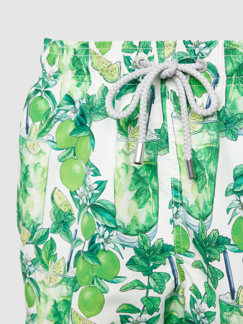 Badehose mit Label-Patch Modell 'GUSTAVIA' in weiß