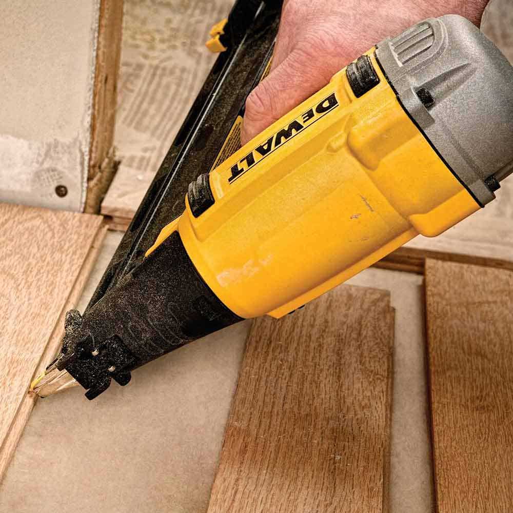 DEWALT 32-64mm DA Série 15ga Precisão Pneumática Spot Nailer Bradder DPN1564APP-XJ
