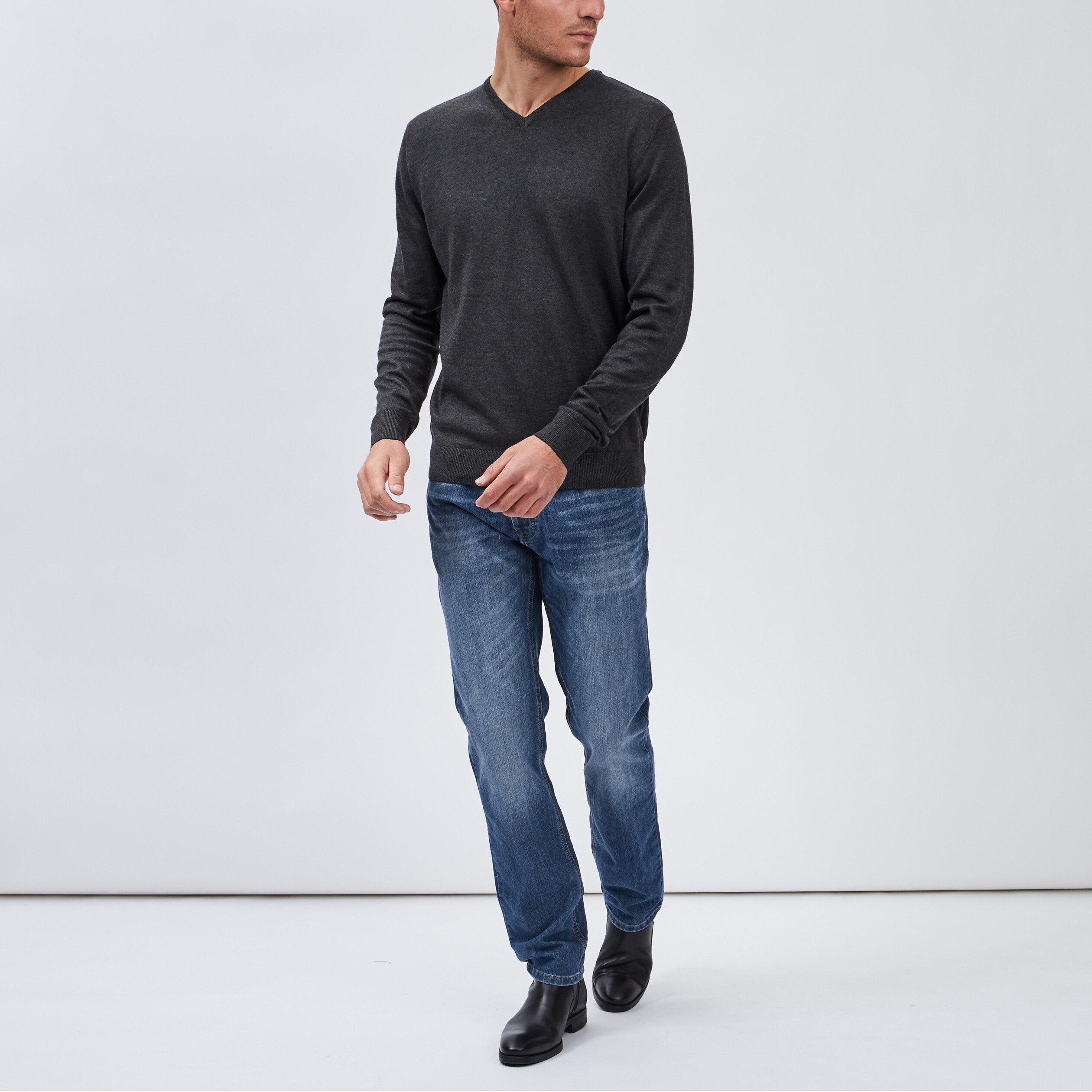 Pull avec col V gris foncé homme | La Halle