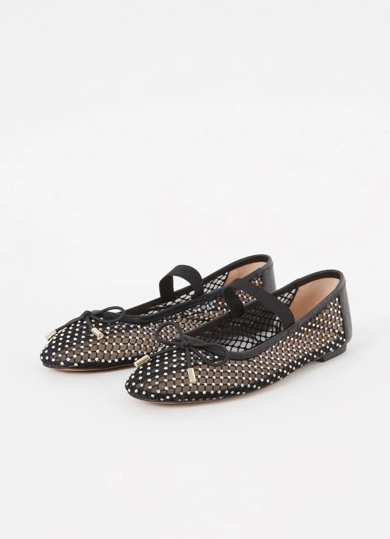Dune London Happening-ballerina strasseilla